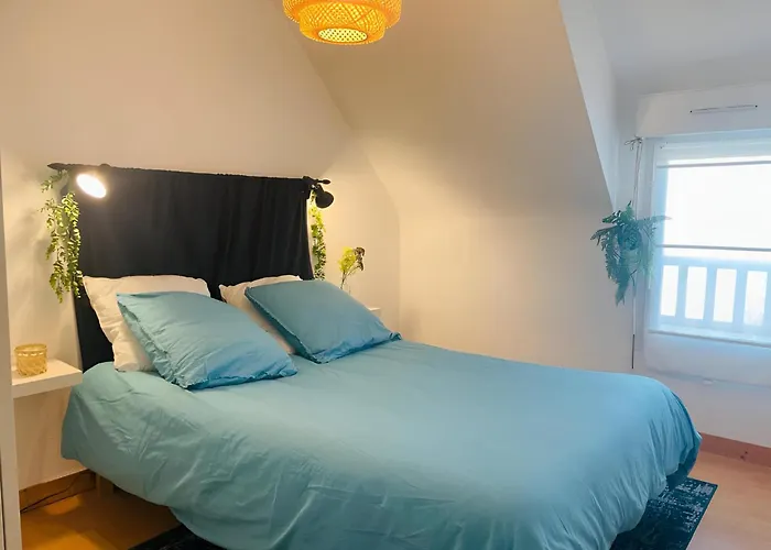 Bord De Mer, Maison Paisible Et Renovee A Penvins
